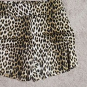 Leopard print short